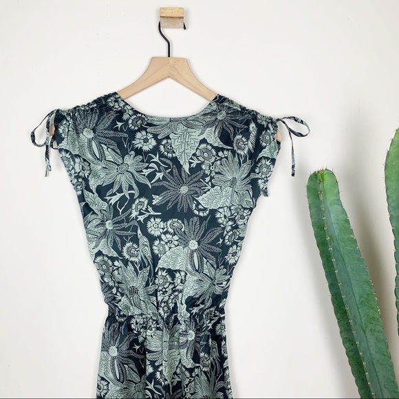 Banana Republic | Sleeveless Floral Silk Dress - Picture 4 of 7